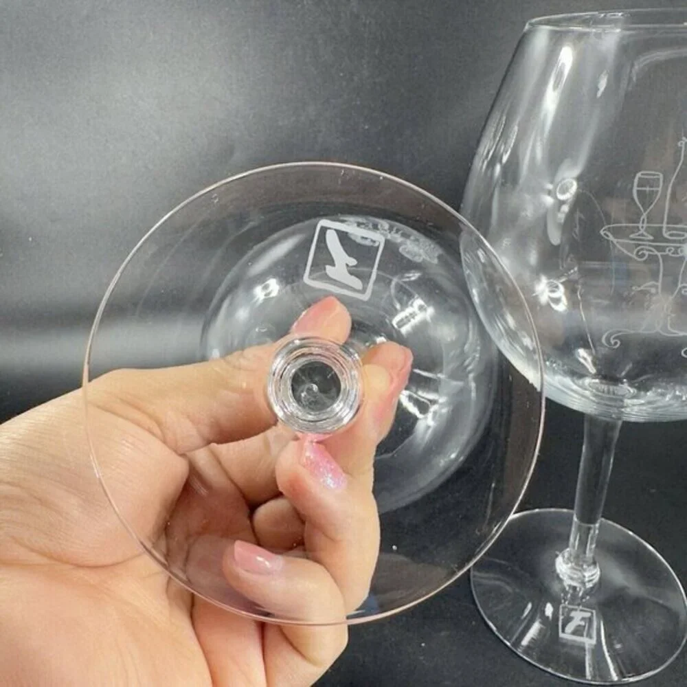 Robert Neubecker Flemings Signature Clear‎ Wine Glasses Cup Etched Barware Set 2